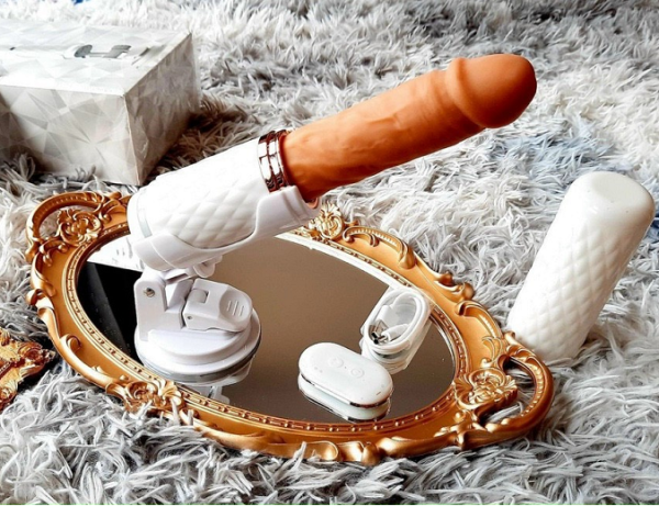 Dương Vật Giả Gắn Tường Rung Thụt Điều Khiển Từ Xa